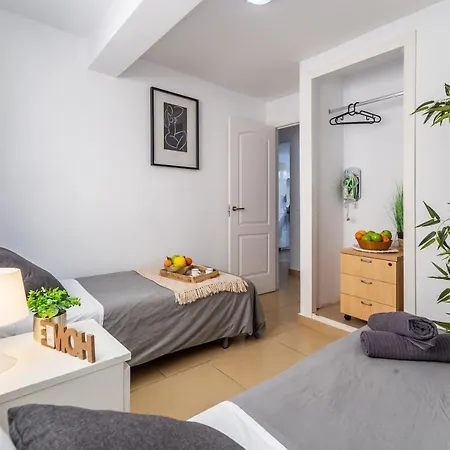 Apartmentos Vistamar شقة *