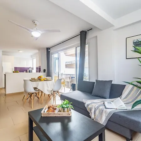 Apartmentos Vistamar شقة *